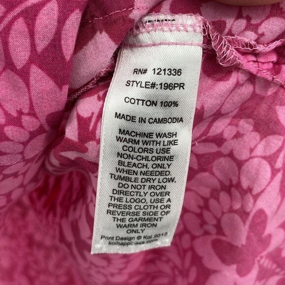 Koi By Kathy Peterson Ombre Butterfly V-Neck Short Sleeve Scrub Top Pink Size XS - Picture 5 of 8